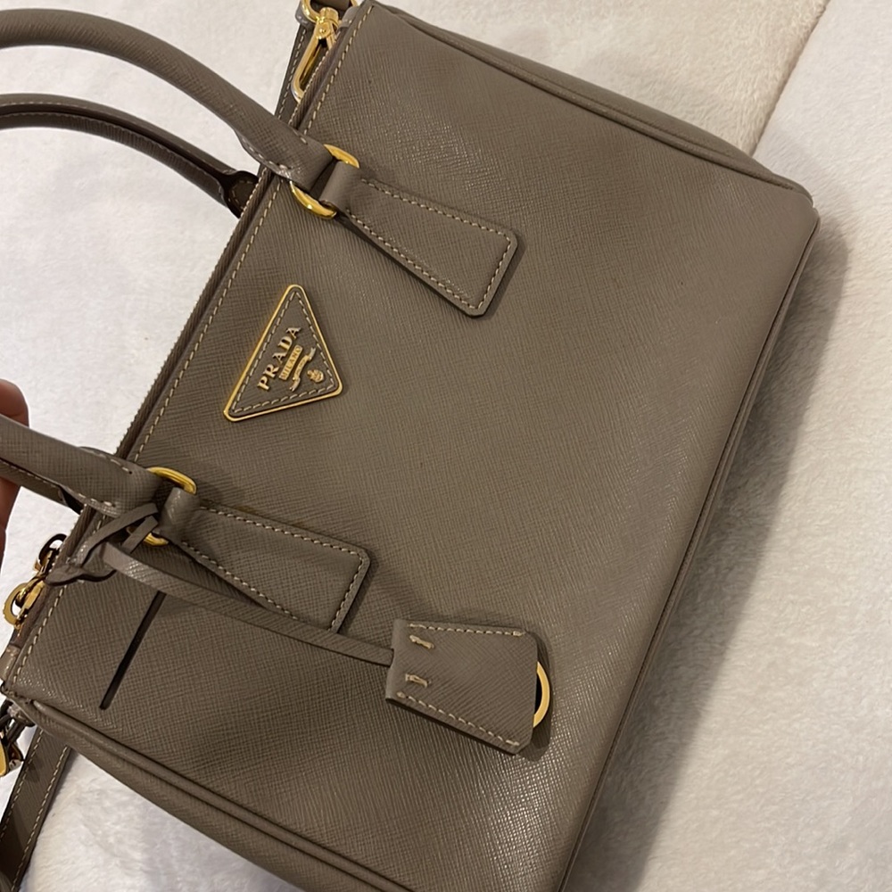 Small safiano galleria bag - Picture 12 of 16